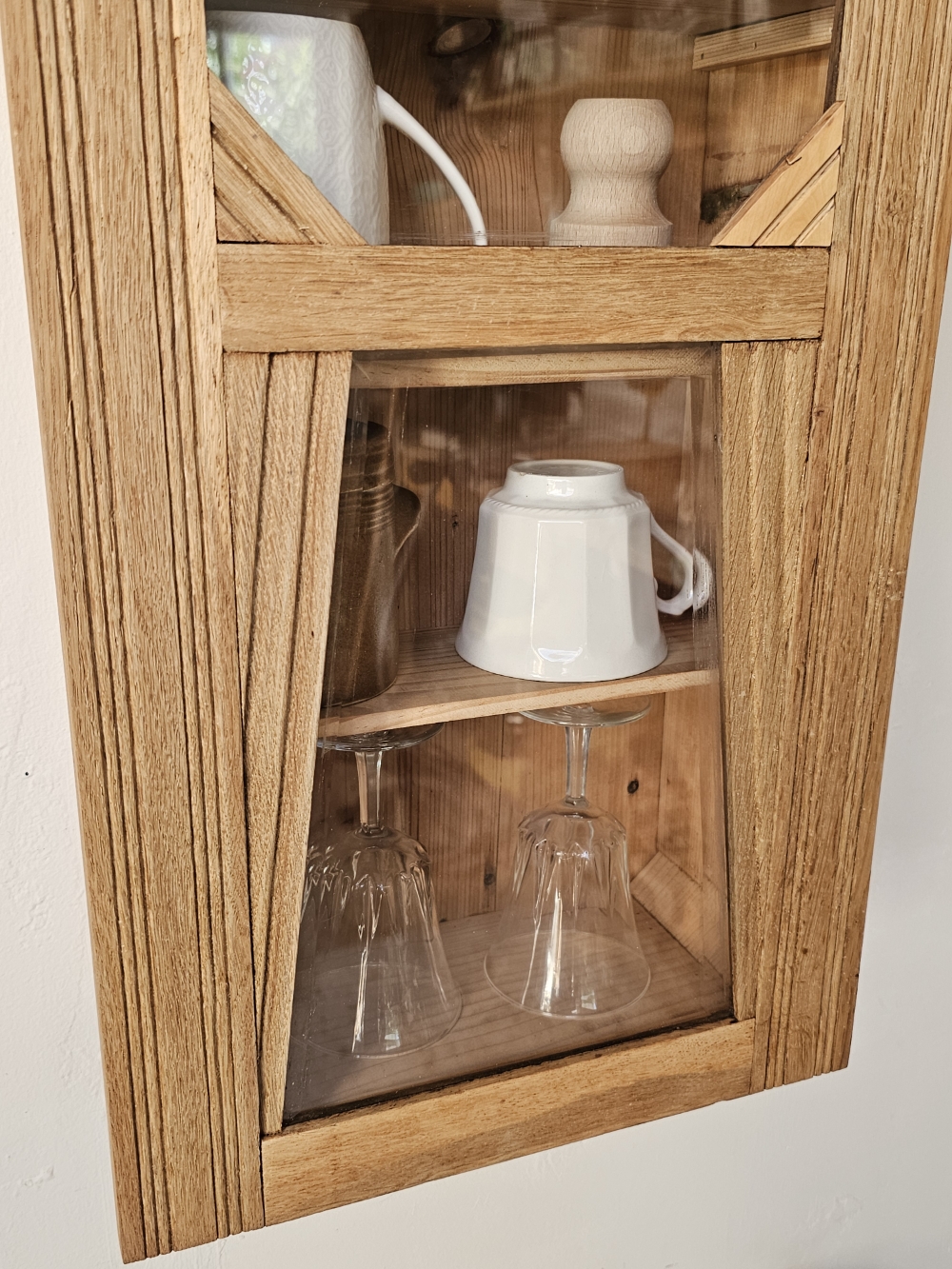 Armoirette Art déco, petite armoire murale vintage, meuble mural bois brut20260903_150857
