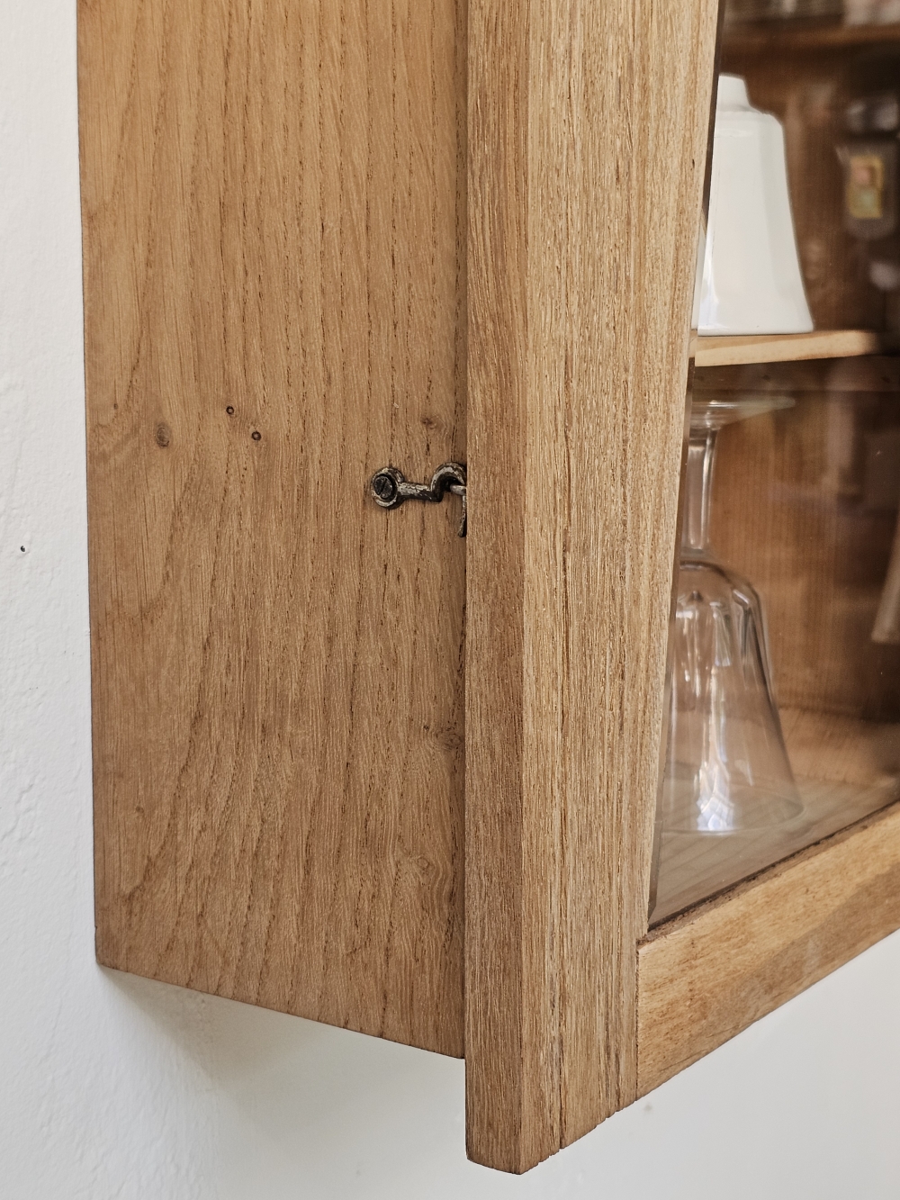 Armoirette Art déco, petite armoire murale vintage, meuble mural bois brut20260903_150815