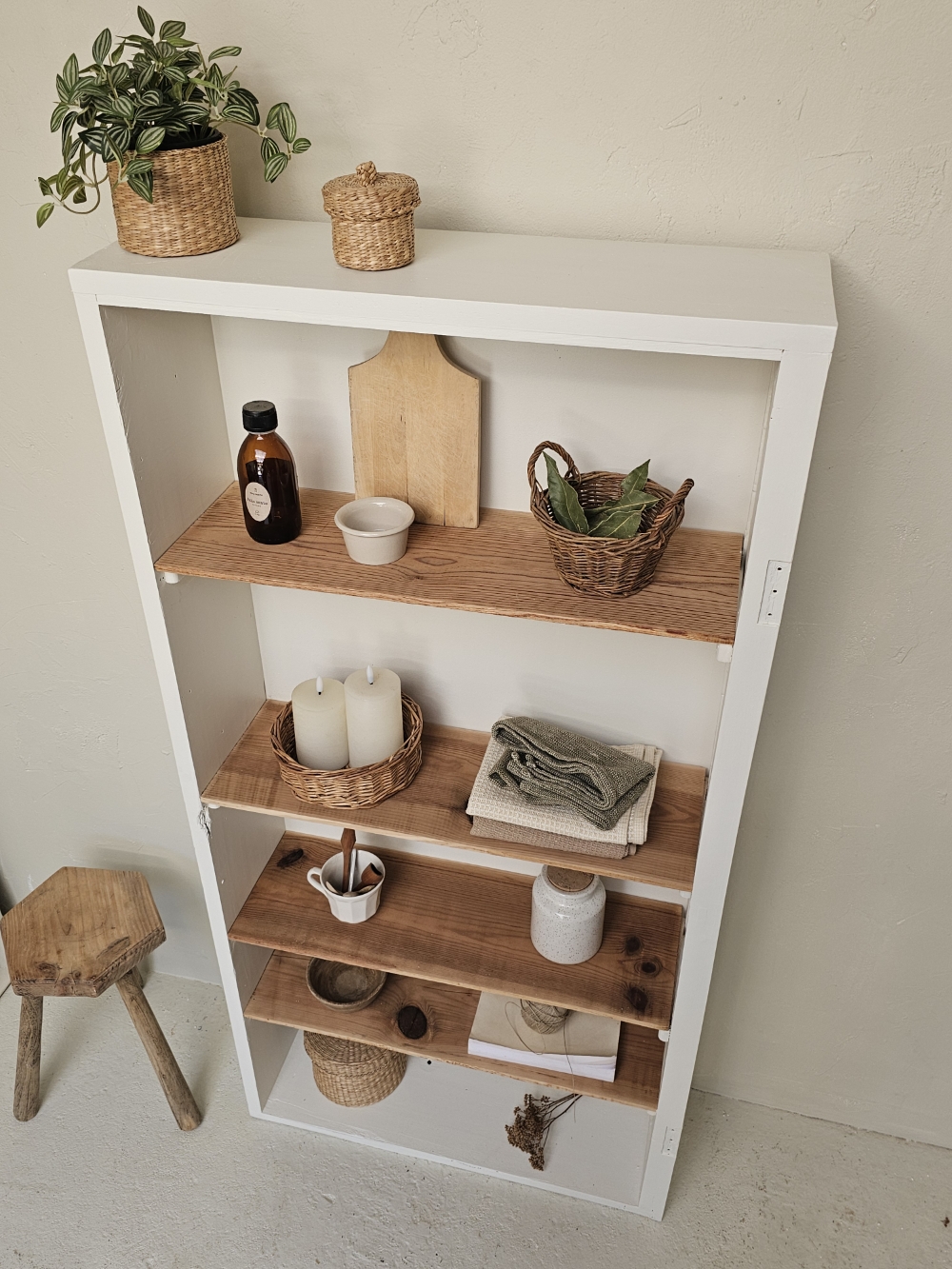 ancienne etagere a poser blanc lin et etageres en bois brut 20260927_110844