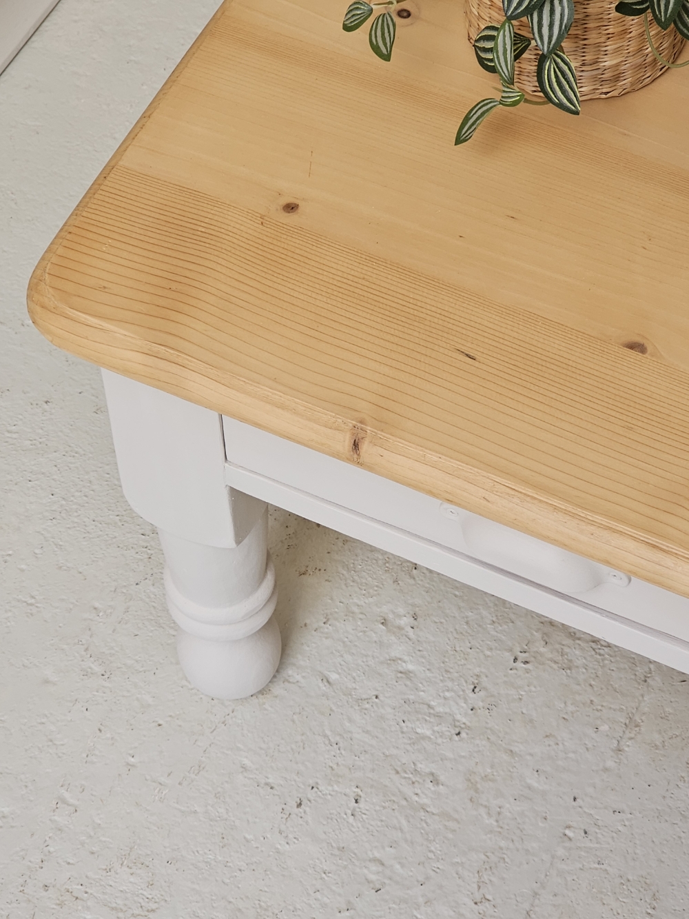 Table basse ancienne 3 tiroirs beige lin et bois20260927_111658