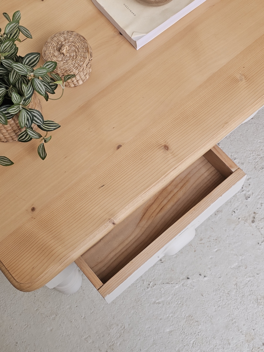 Table basse ancienne 3 tiroirs beige lin et bois20260927_111624