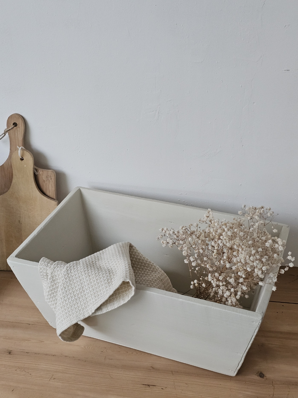 Bac de rangement vintage en bois peint beige20261004_084946