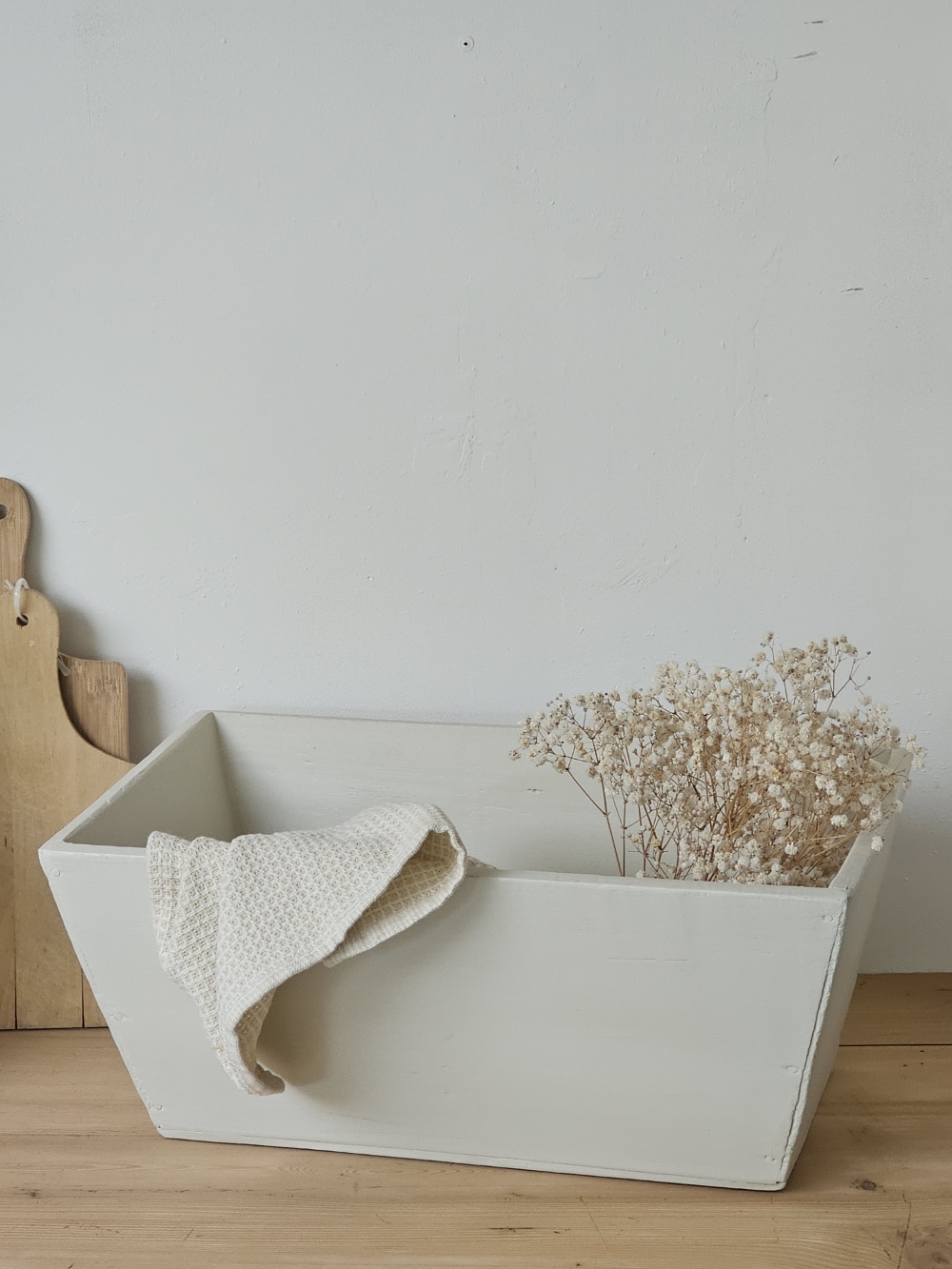 Bac de rangement vintage en bois peint beige20261004_084933