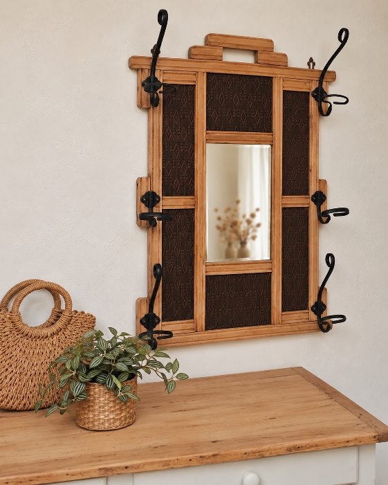 Vestiaire dentrée mural Art Déco en bois clair et miroir biseauté file_00000000d3b48246bdadb246352608a0