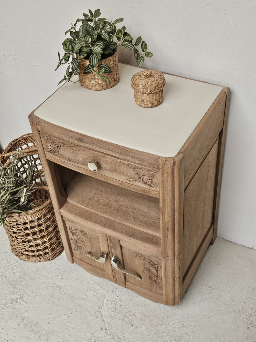 Chevet Art Déco Ancien en Bois Brut et Plateau Peint Clair20261007_170535