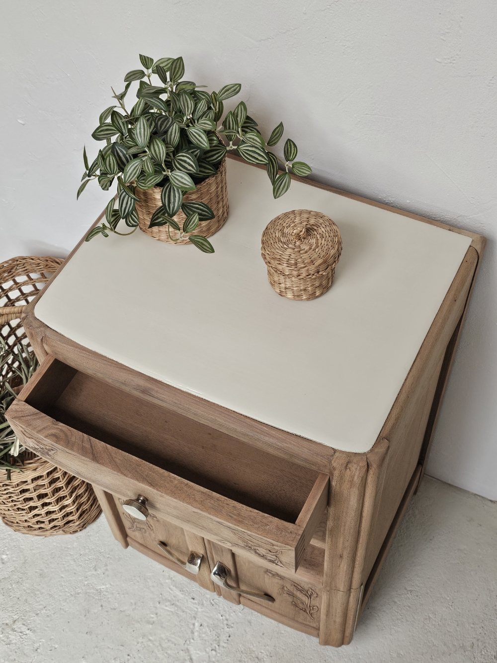 Chevet Art Déco Ancien en Bois Brut et Plateau Peint Clair20261007_170553