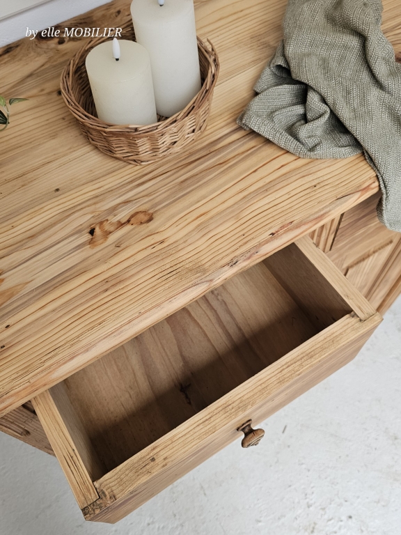 buffet-ancien-bois-naturel-patine-detail-tiroir-gauche