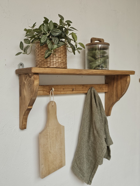 petite-etagere-murale-bois-naturel-decoration-cuisine