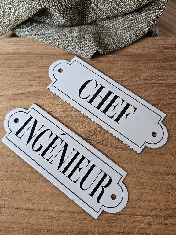 plaques-porte-emaillees-chef-ingenieur-vue-oblique