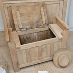 20250425_114313coffre ancien, coffre bois brut, meuble de rangement, banc coffre, chêne massif, meuble rustique, meuble campagne, coffre d’entrée, bois clair