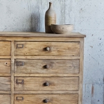 ancien meuble de metier - meuble datelier avec 12 tiroirs et portes étiquettes vintage20250705_084041
