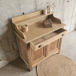 Meuble ancien en noyer, hêtre et sapin, avec plateau en marbre ocre moucheté. Format compact, charme brut et fonctionnalité20250723_180212