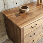 20250729_125005ancienne commode style louis xv en noyer massif 3 tiroirs