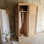 Armoire vintage – portes coulissantes – penderie et étagères – années 50:6020250814_172057