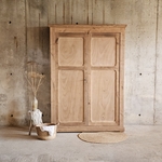 20250826_153855Grande armoire ancienne en chêne et sapin – bois brut clair, penderie & étagères
