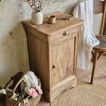 Meuble ancien en bois brut-le charme des meubles de brocante -chevet20251025_144417