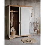 Jolie armoire ancienne en bois massif.20251206_152046