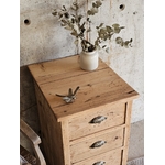 Petit meuble ancien 4 tiroirs en sapin brut20251208_141511