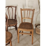 ensemble de chaises bistrot en bois anciennes20260304_133140