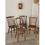 ensemble de chaises bistrot en bois anciennes20260304_133126
