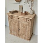 Petit meuble bas ancien en bois brut rénové20260729_154128
