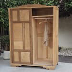 Armoire parisienne Art Déco en bois brut et portes coulissantes20260810_175758