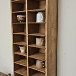 Meuble casier mural ancien en bois brut 24 casiers20260822_105718