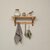 20250829_135415ancienne etagere en bois avec crochets
