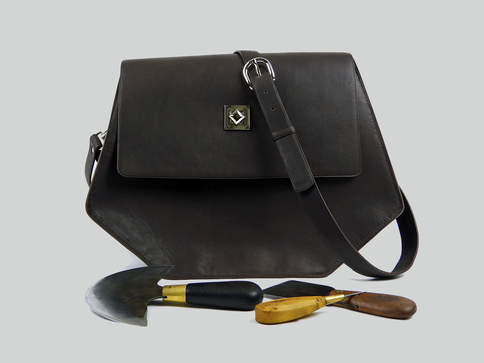 PUMORI-XL-CHOCO-OUTILS-FACE