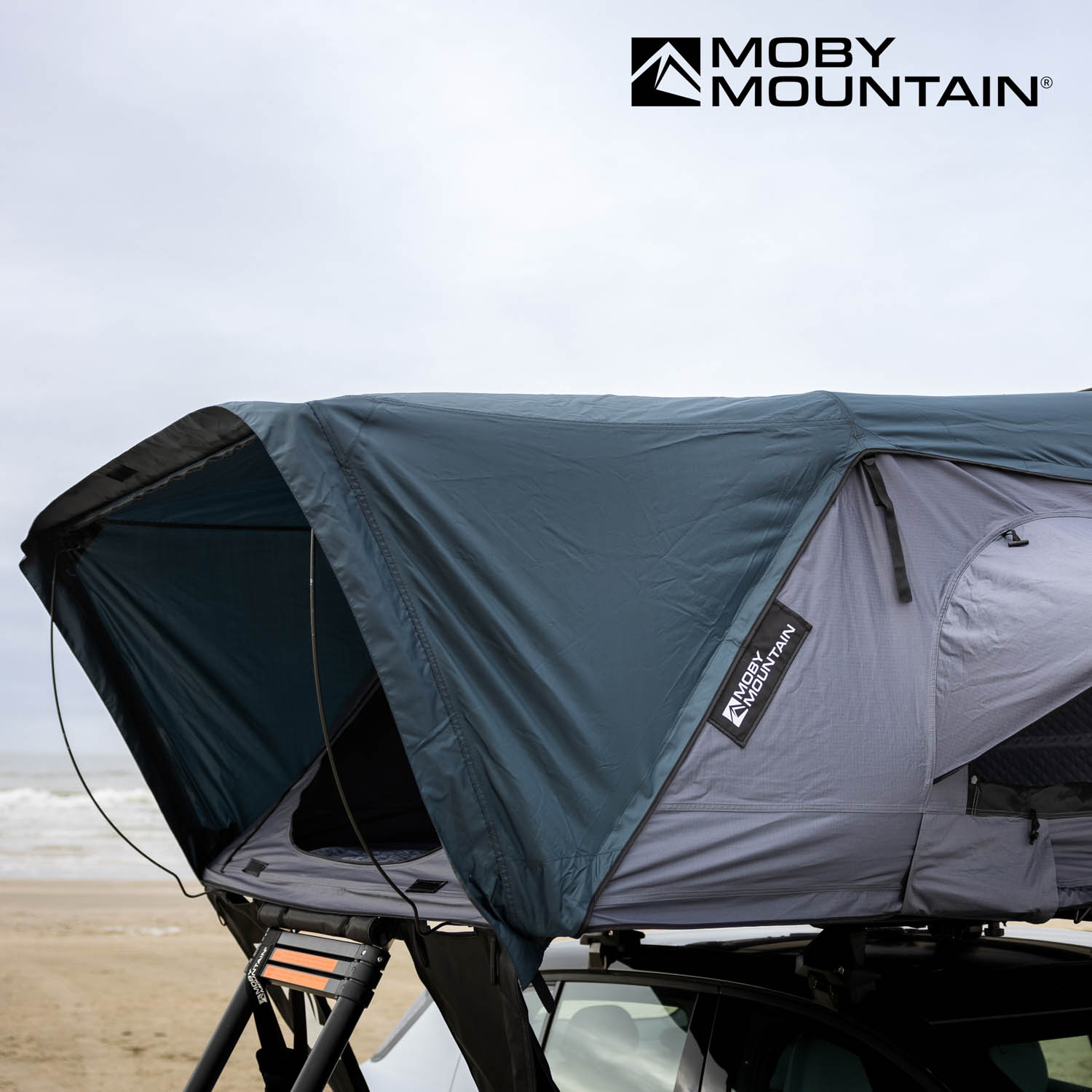 PEAK XL midnightGrey I Square I Moby Mountain roof top tent (20)
