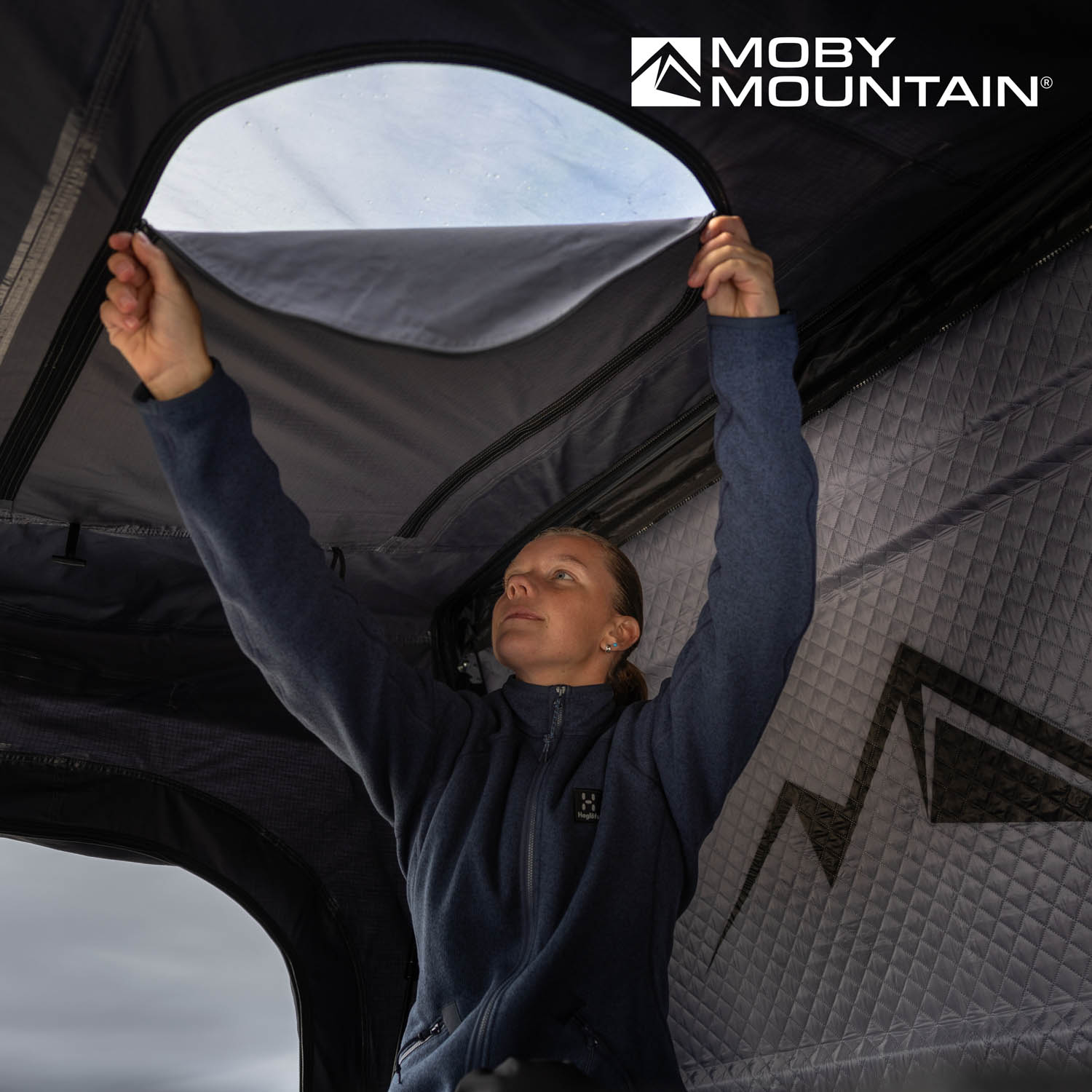 PEAK XL midnightGrey I Square I Moby Mountain roof top tent (13)