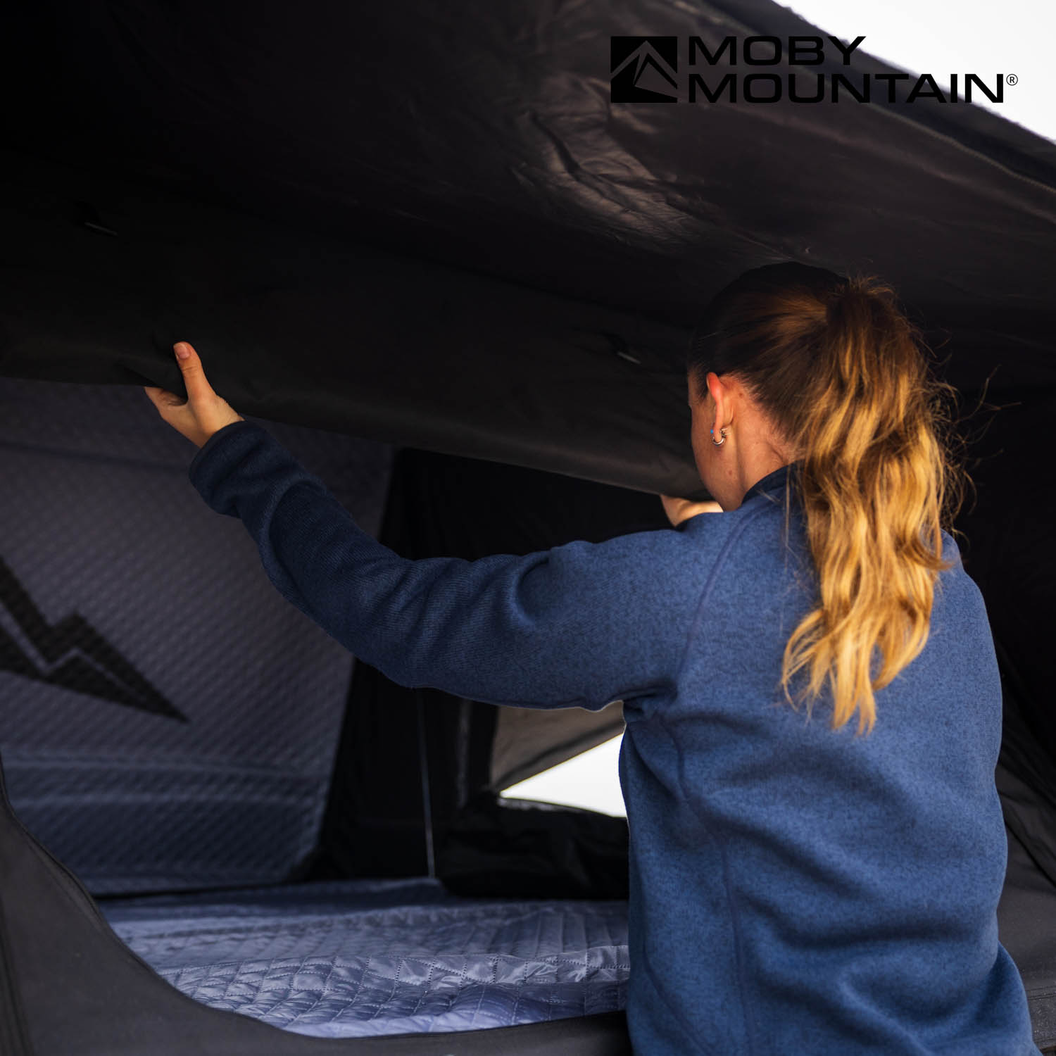 PEAK XXL thunderBlack I Square I Moby Mountain roof top tents (7)