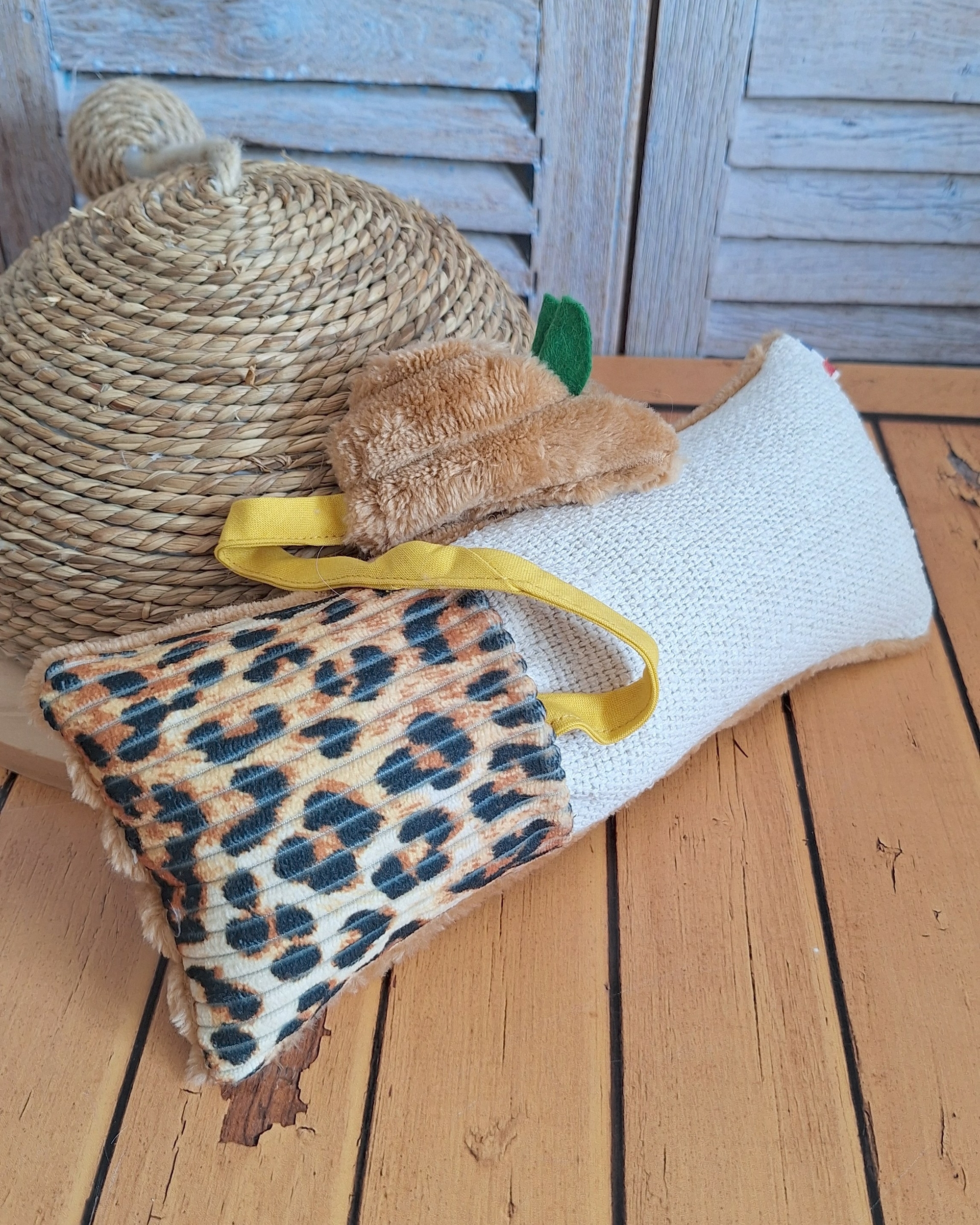 COUSSIN JEU CACHE CACHE 1