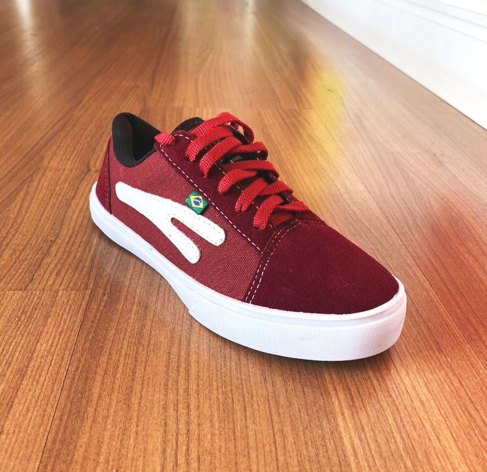 baskets de danse taygra urbano bordeaux souples legeres confortables posee sur parquet
