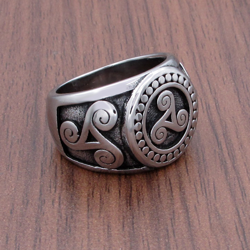 Bague en Argent martelée, Symbole triskel breton - Anneau en argent massif