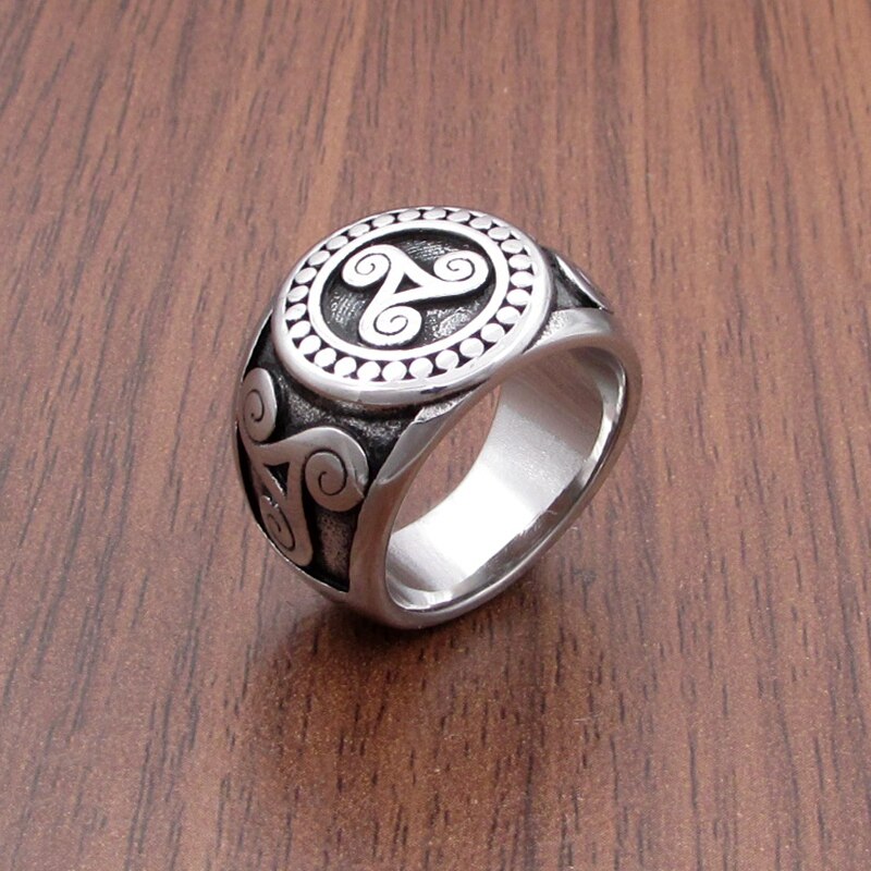 Bague en Argent martelée, Symbole triskel breton - Anneau en argent massif