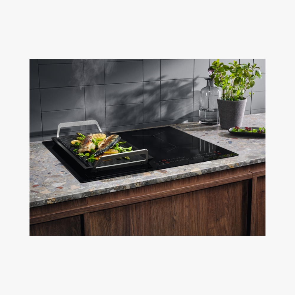 Table à induction ELECTROLUX IXE6453KF