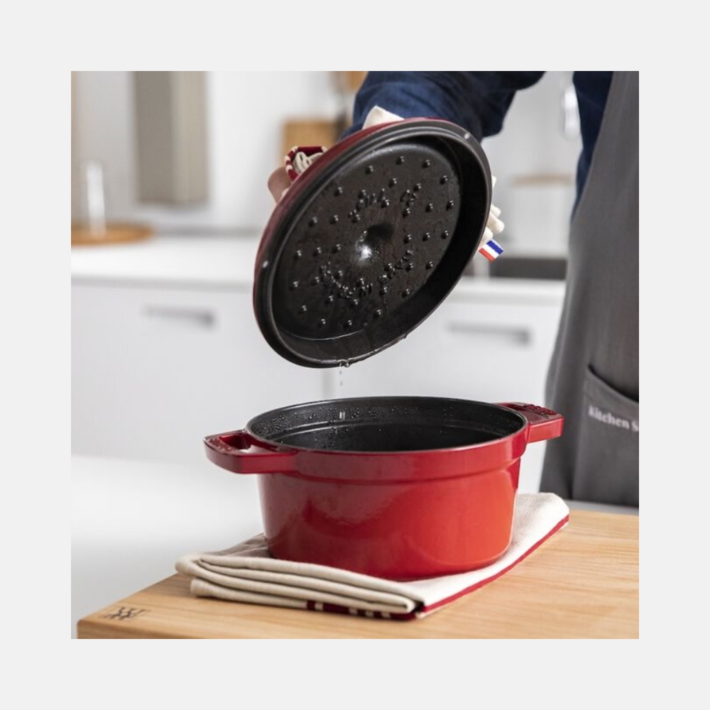 Cocotte en fonte ronde cerise STAUB