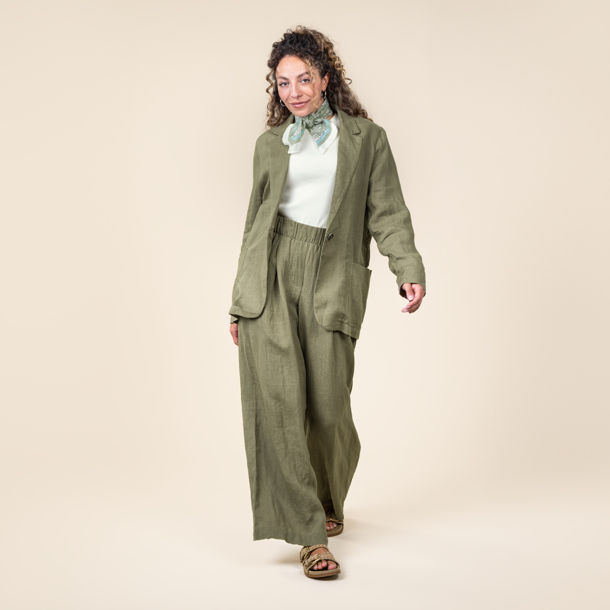 tenue-en-lin-pour-femme_66529_1