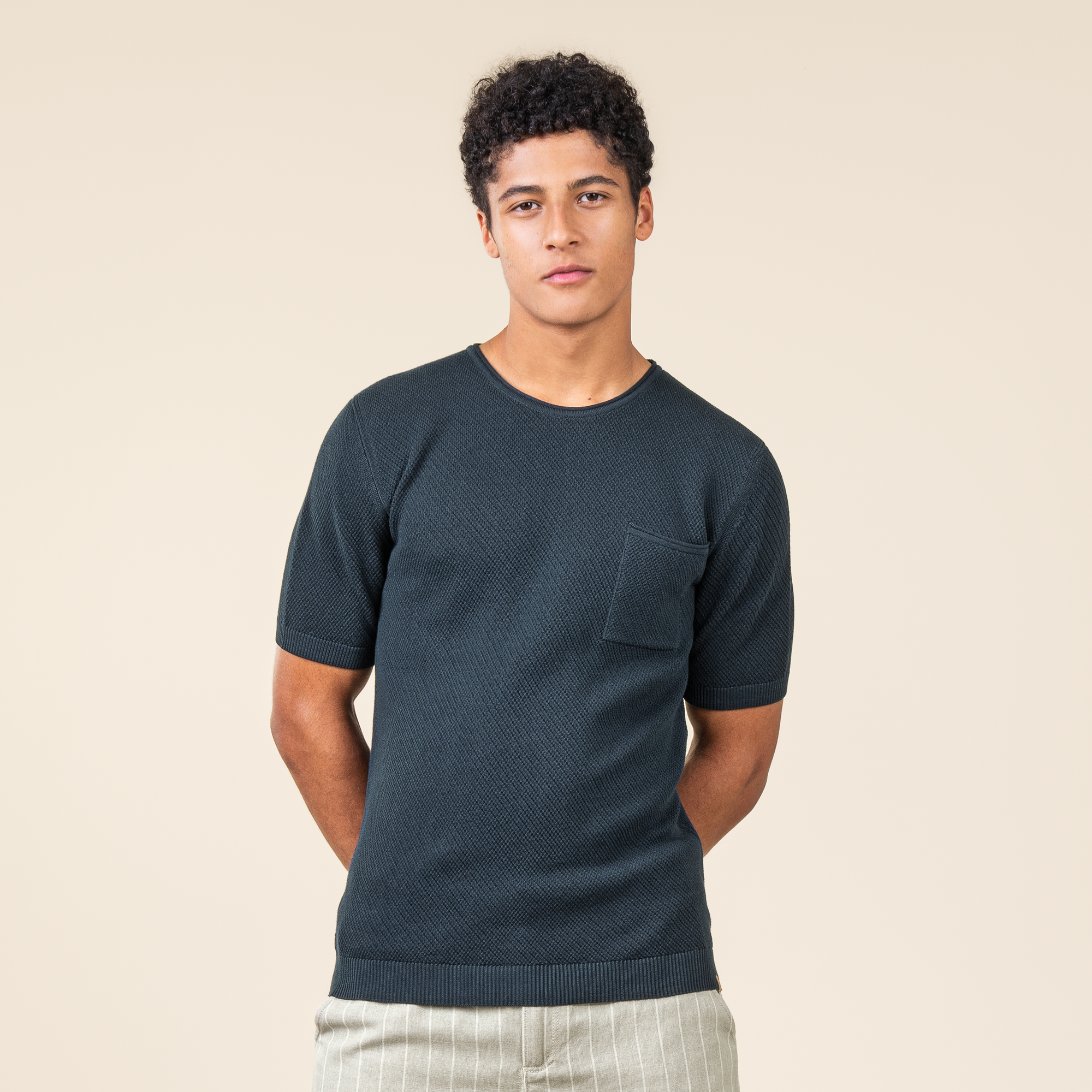 t-shirt-avec-poche-poitrine-en-maille_63270