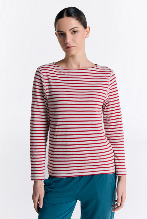 t-shirt-rayé-rouge-femme_1228-108