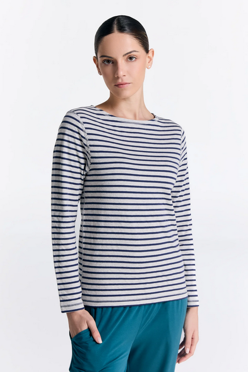 t-shirt-rayé-bleu-femme_1228-107