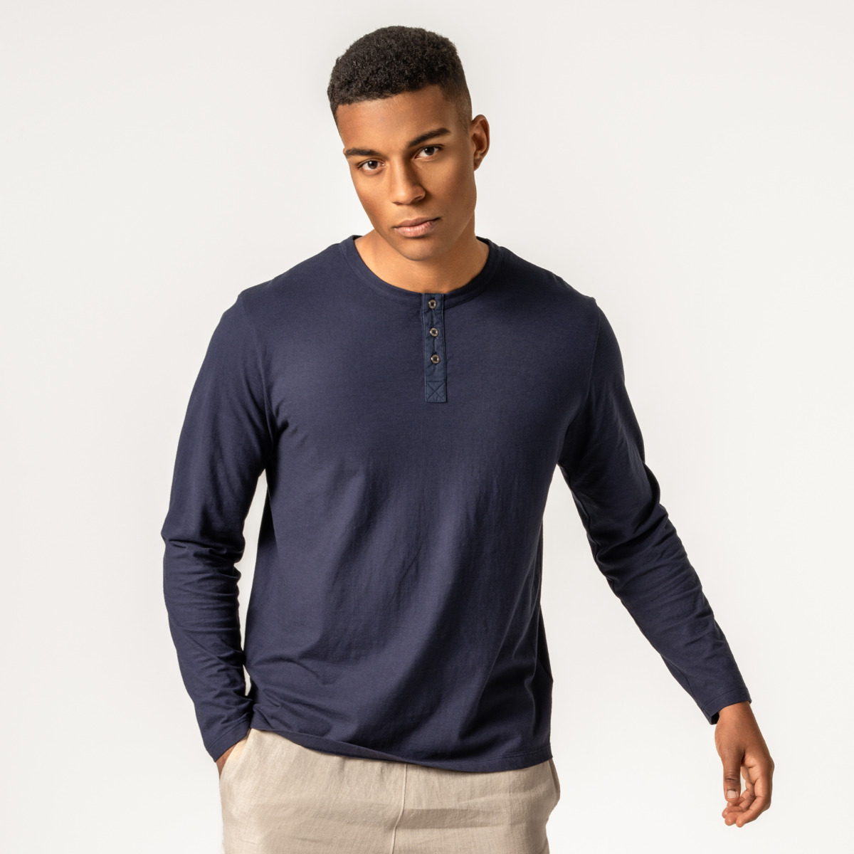 T-shirt-col-mao-manches-longues-homme_63265_689_2