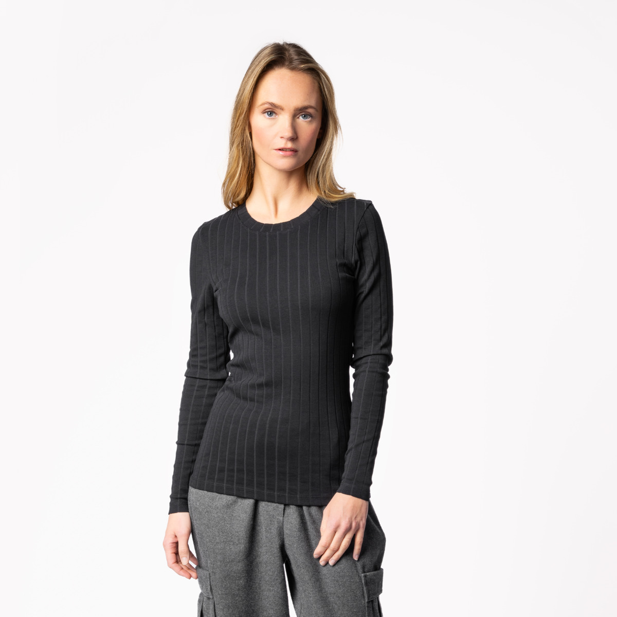 t-shirt-coupe-flatteuse-femme_63925_52_3