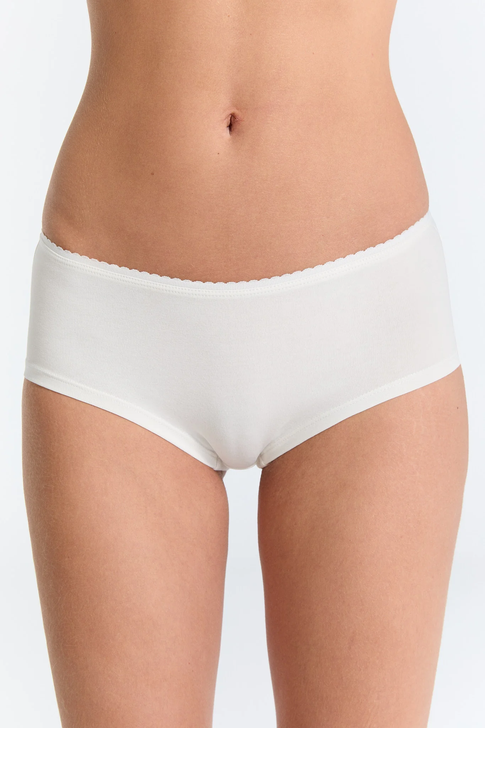 culotte-naturelle-femme_1155-02