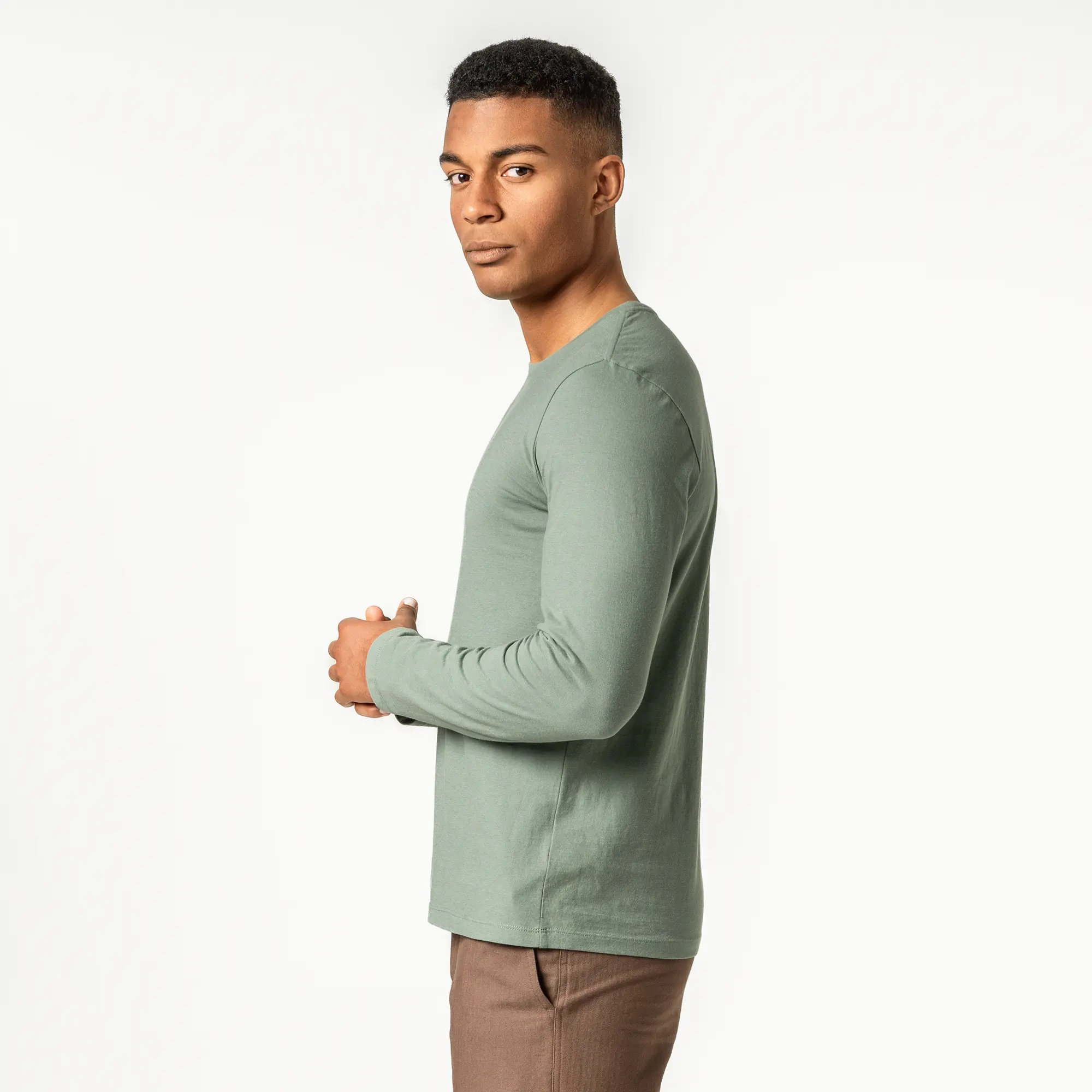 T-shirt manches longues Terik en coton bio vert pin, buste et manches sans visage
