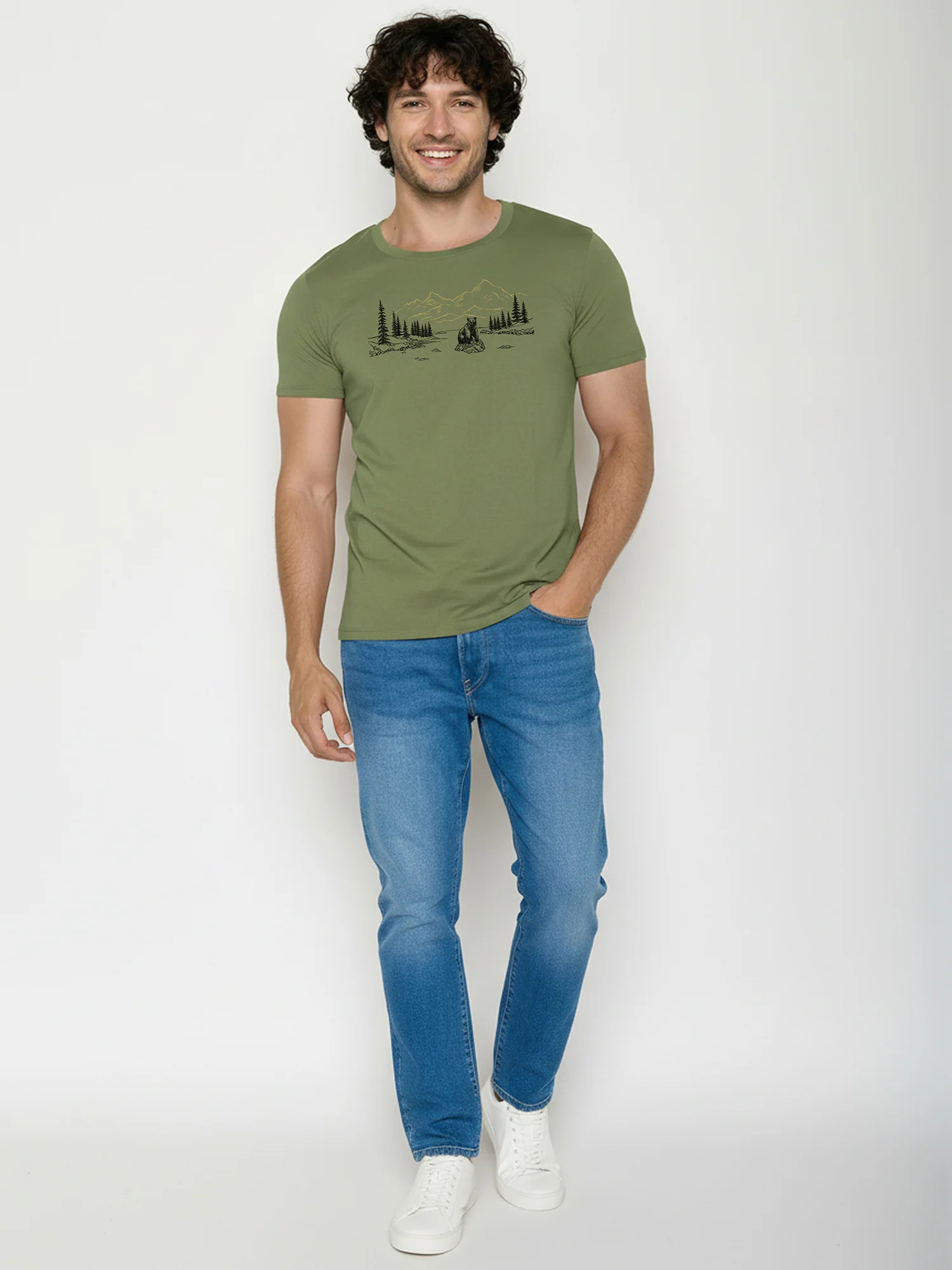 T-shirt homme ours au bord de la rivière coton bio, vert graine, porté de dos