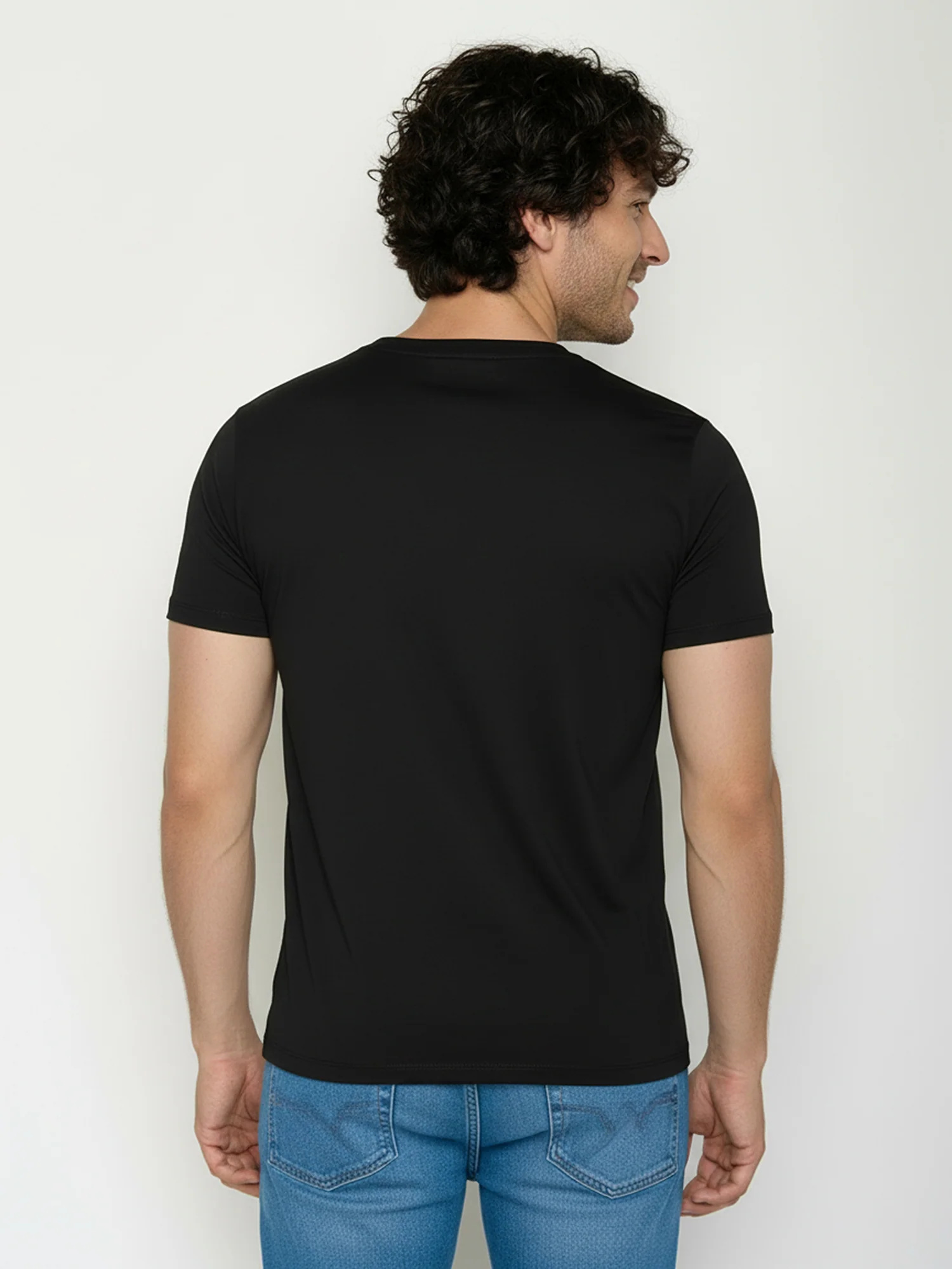 T-shirt homme à motifs vélo multicolores en coton bio GOTS, noir, vue portée en pied