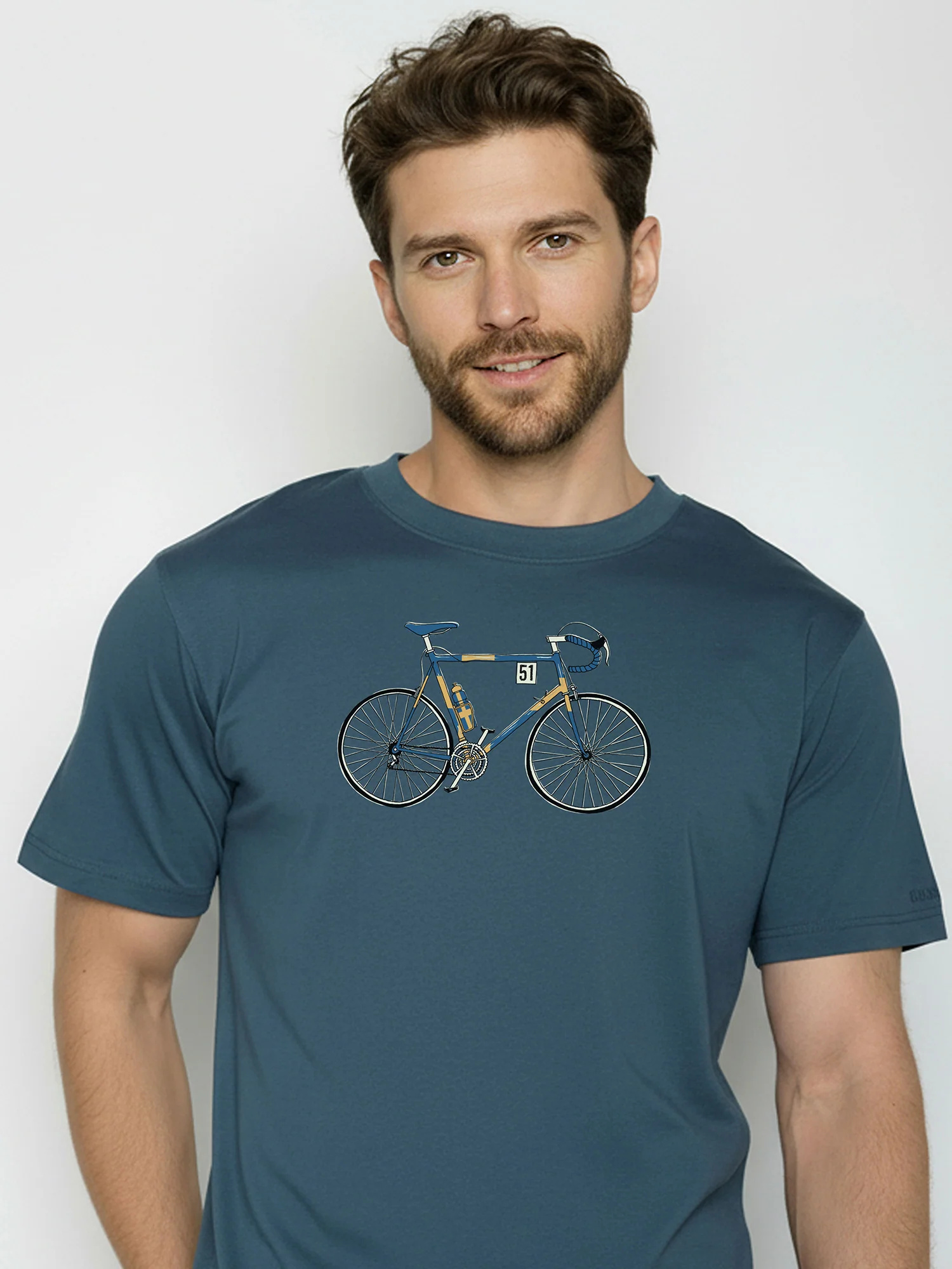 T-shirt homme à motifs vélo de course en coton bio GOTS, bleu pin, détail du motif