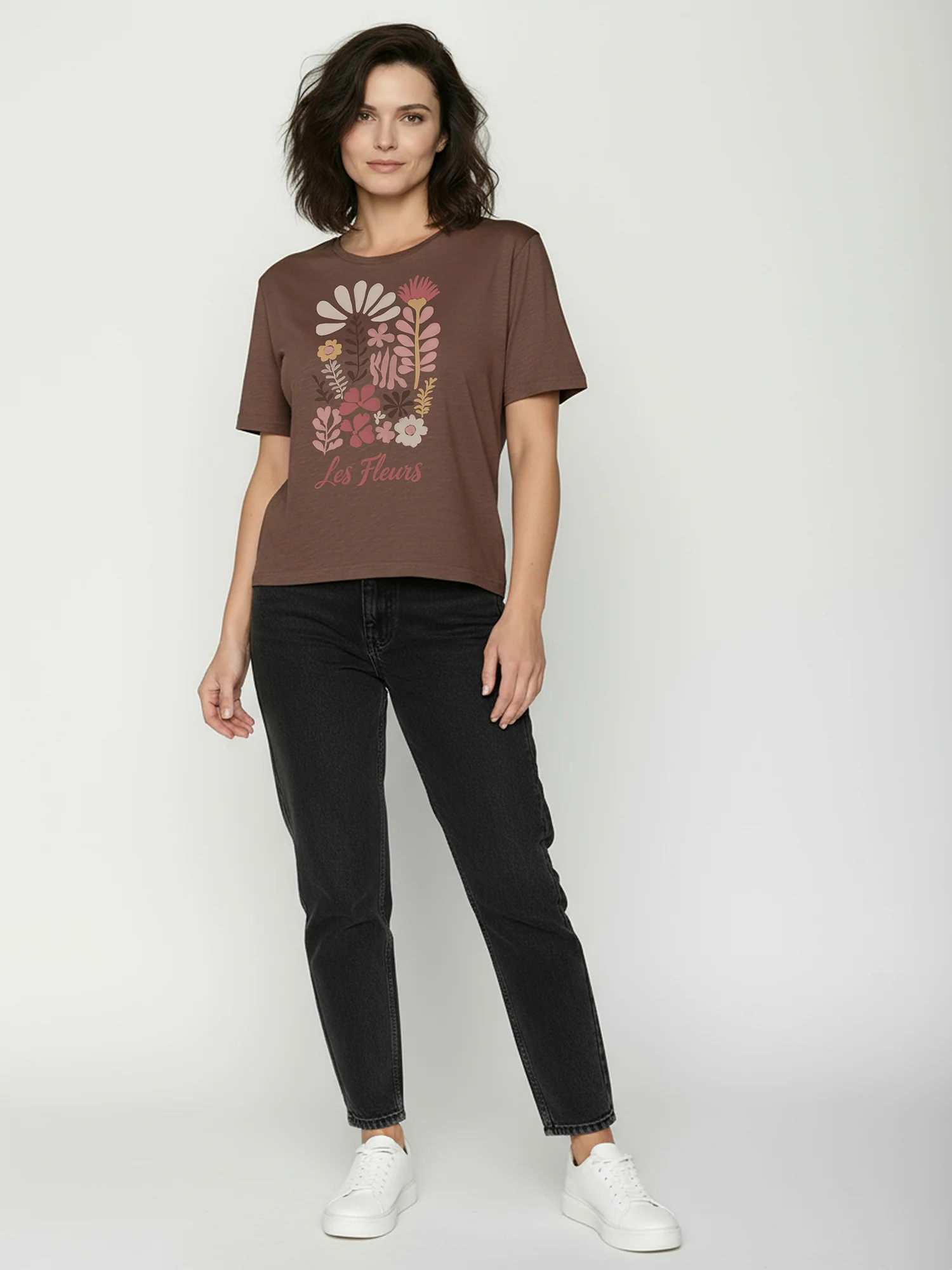 T-shirt femme à motifs fleurs en coton bio GOTS, terre boisée, porté de dos